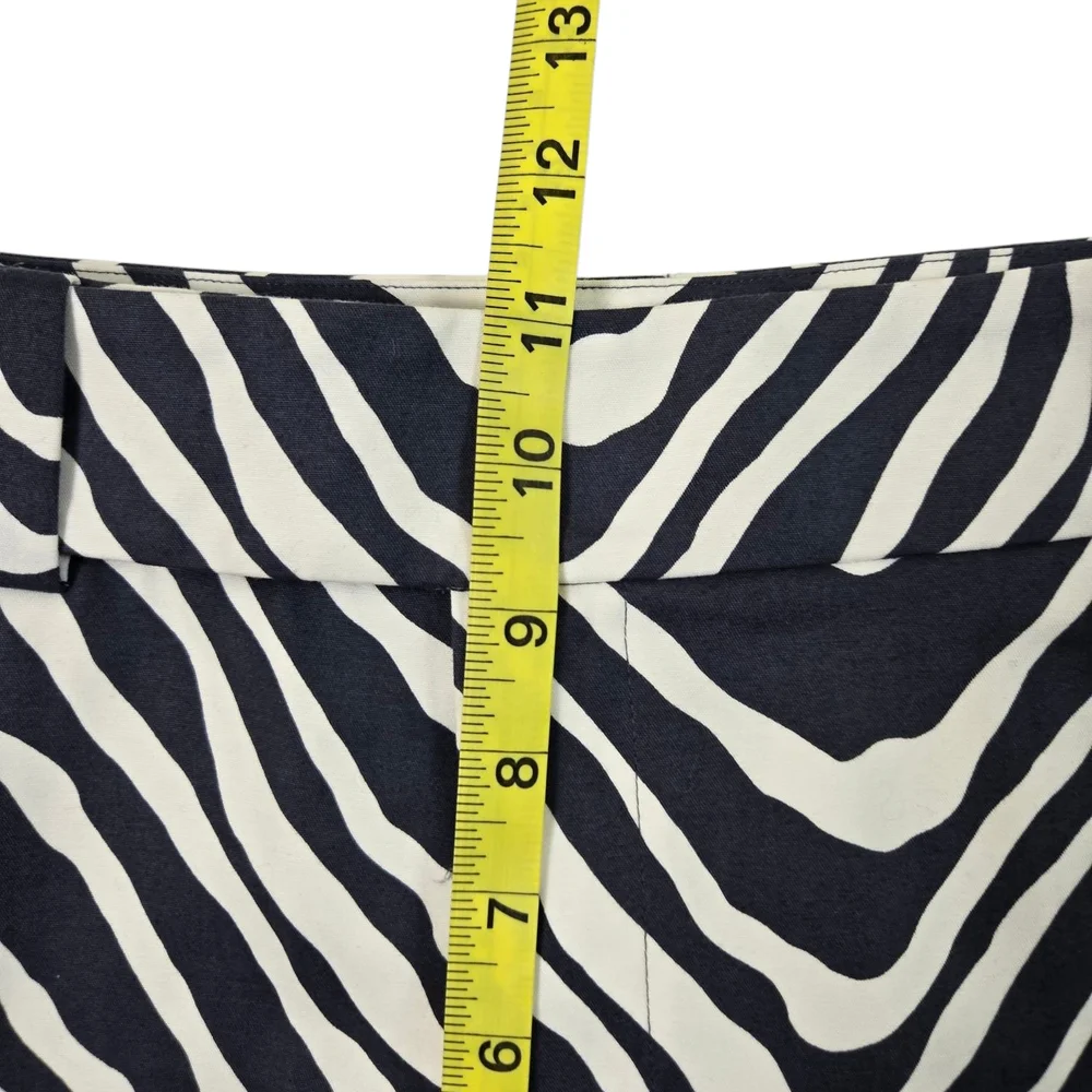 NWOT Zebra Print Marie Oliver Women's Shorts Sz 8 - Picture 7 of 10